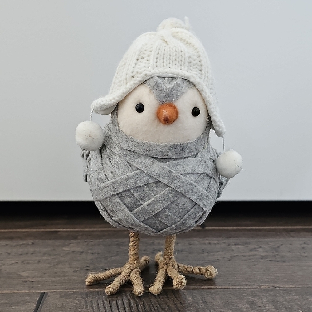 Rare & Retired Spritz Target Featherly Friends 2013 Bird with Knit & Pompom Hat